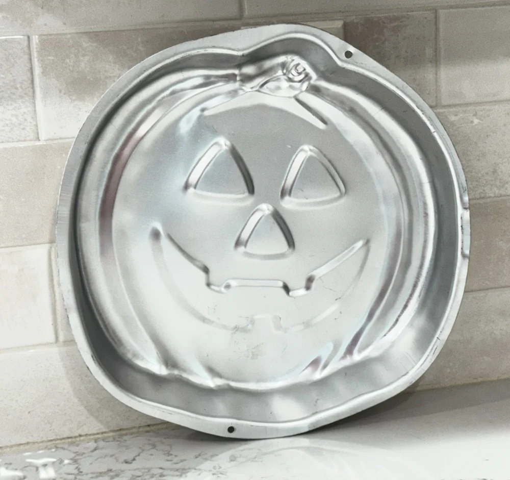 Vintage 1995 Wilton Pumpkin Cake Pan Jack O'Lantern Halloween Mold 2105-3068